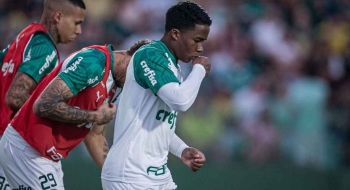 Palmeiras goleia o Goiás e assume a vice-liderança